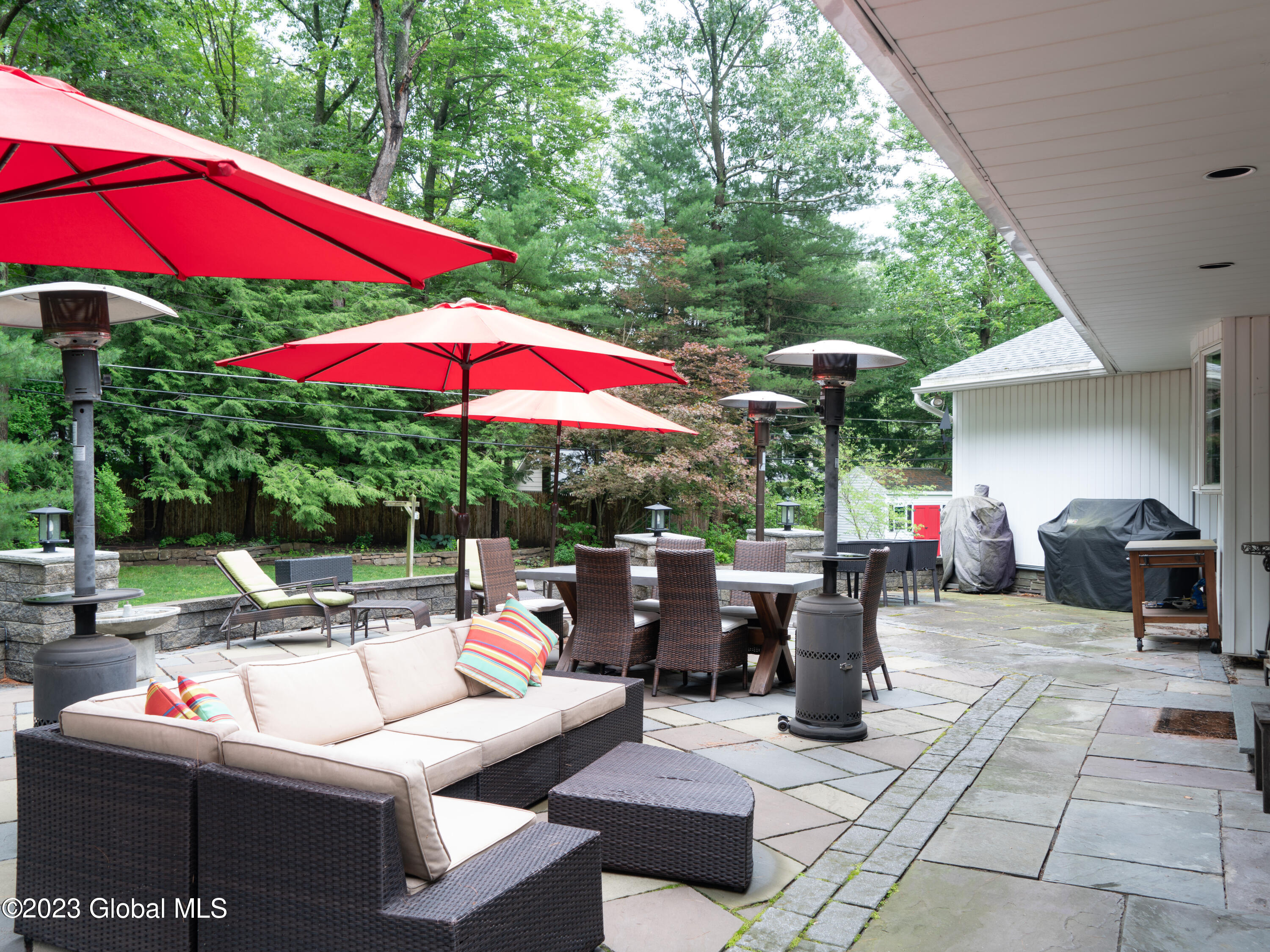 29 Colonial Green Road Albany, NY 12211 - Photo 5 of 34 patio