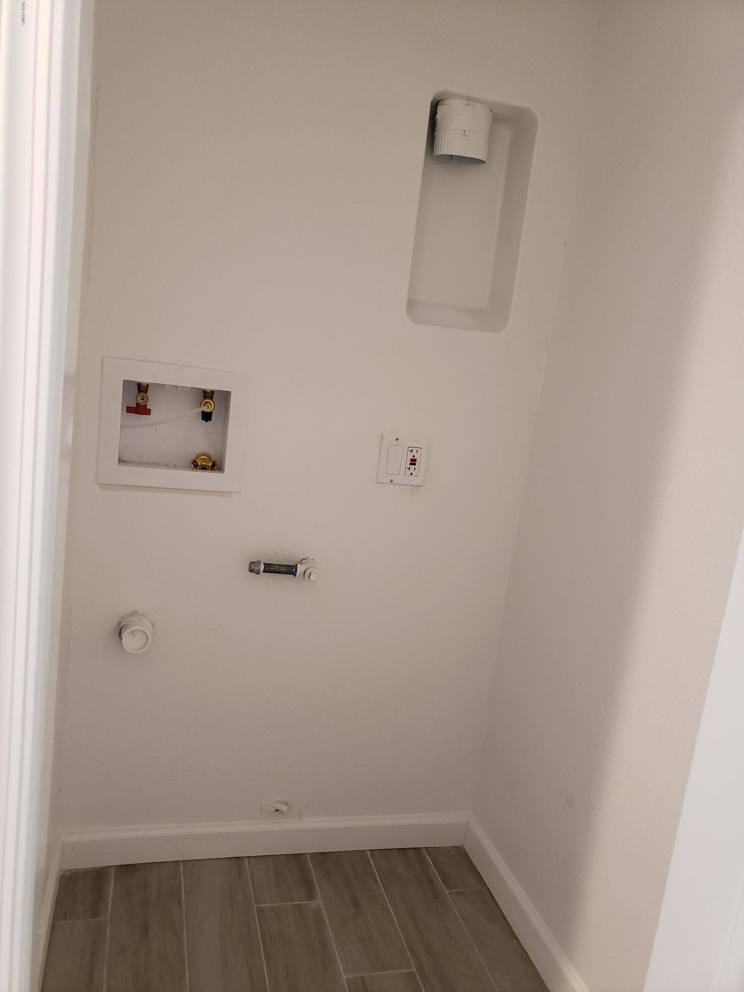 3461 East Hearn Road Phoenix, AZ 85032 - Photo 13 of 27 Druyer/Washer Hook up