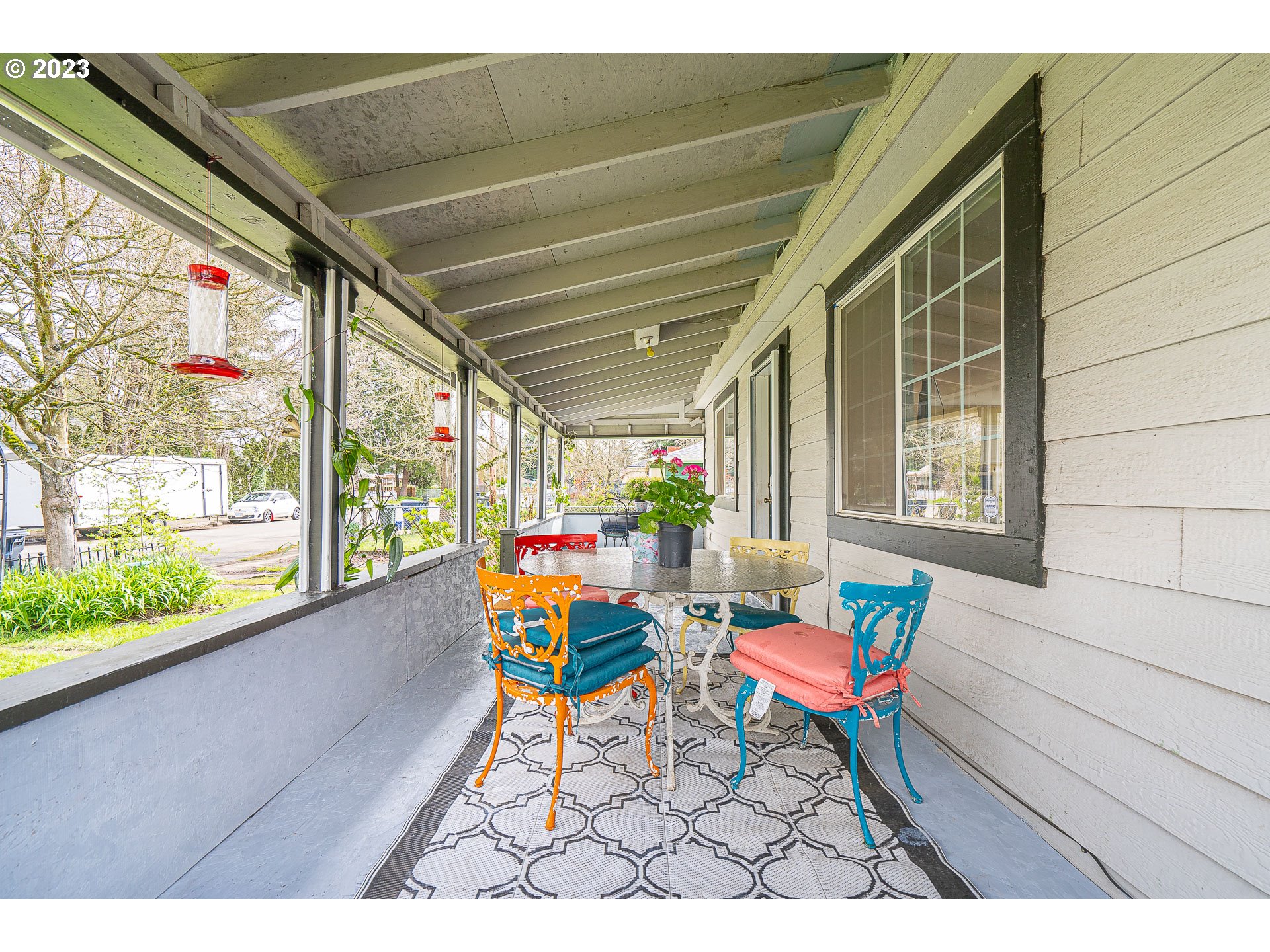 471 West M Street Springfield, OR 97477 - Photo 34 of 37 a outdoor living space with furniture and garden view