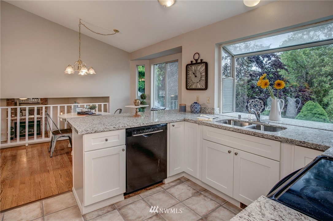 530 212th Street Southwest Bothell, WA 98021 - Photo 11 of 24