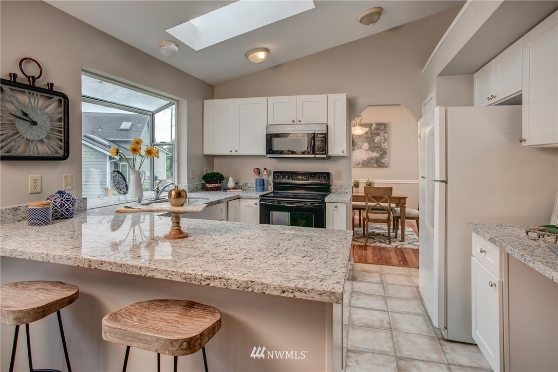 530 212th Street Southwest Bothell, WA 98021 - Photo 9 of 24