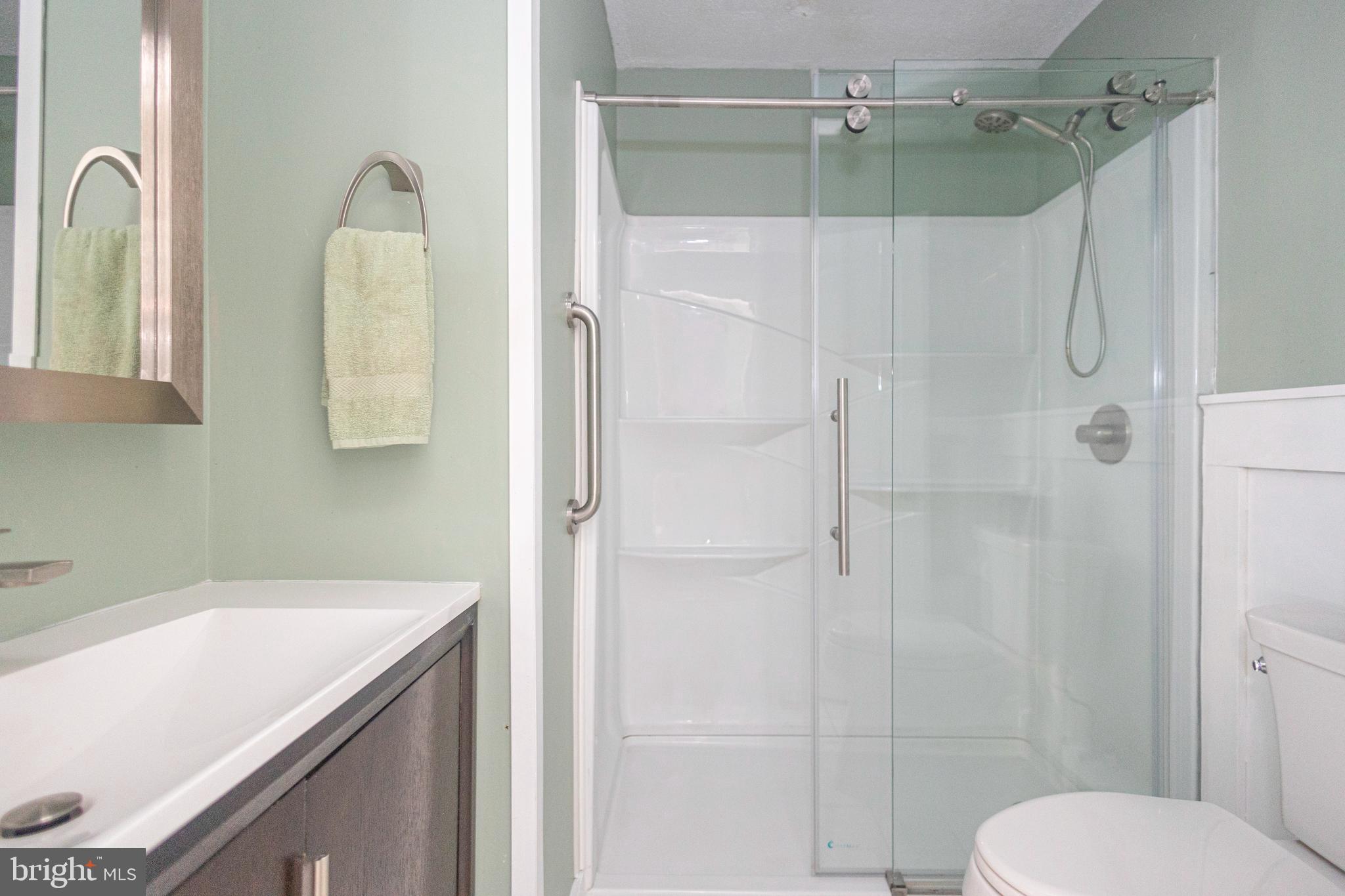 11 High Road Levittown, PA 19056 - Photo 23 of 40