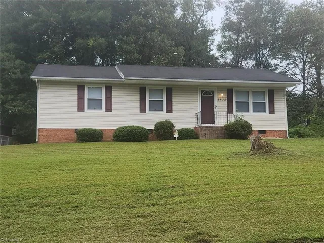 $1,500 | 3878 Pembrooke Road Northwest, Winston-Salem, NC 27106