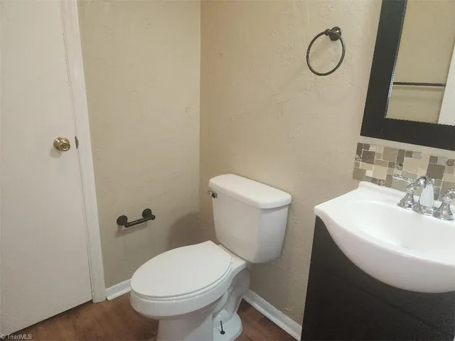 $1,500 | 3878 Pembrooke Road Northwest, Winston-Salem, NC 27106