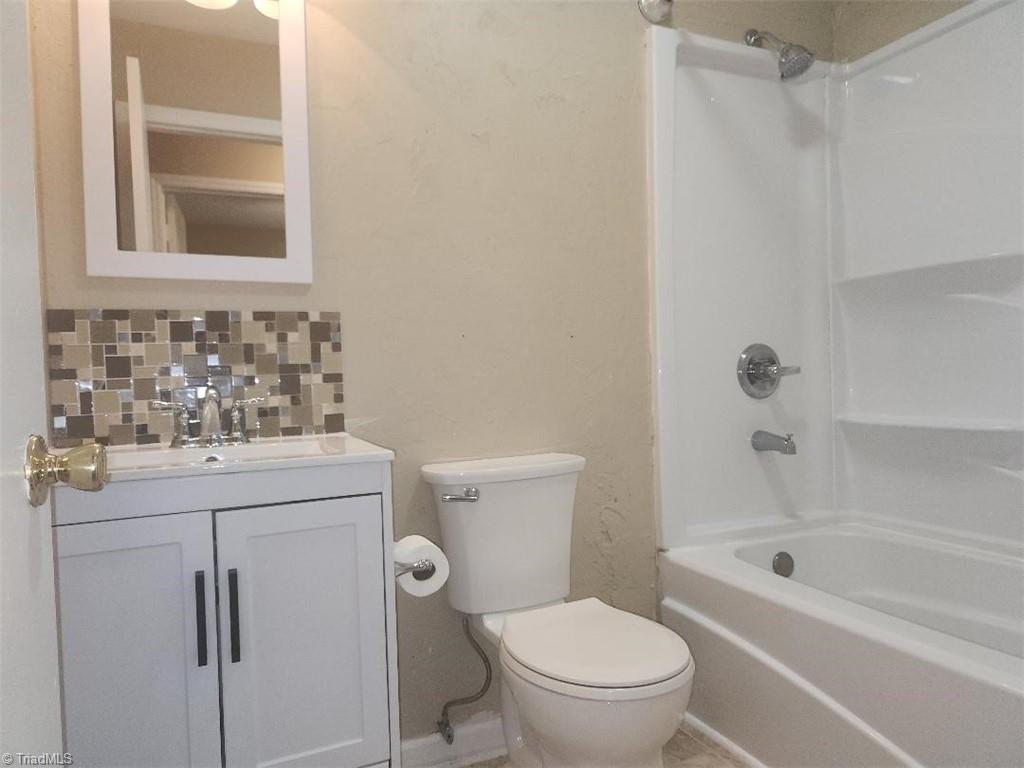 3878 Pembrooke Road Northwest Winston-Salem, NC 27106 - Photo 7 of 8