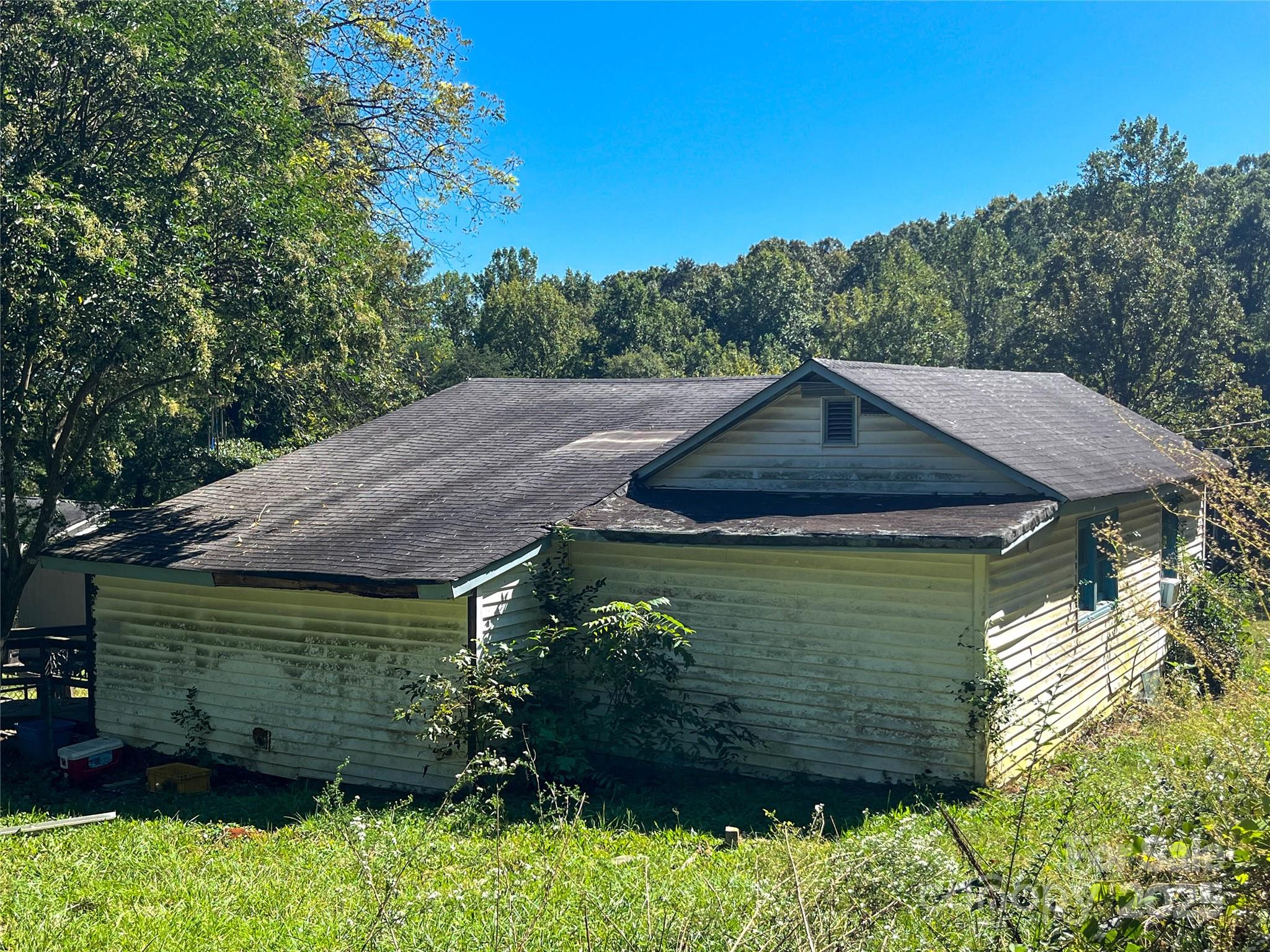 608 Crowders Creek Road Gastonia, NC 28052 - Photo 8 of 18 a view of a backyard of the house