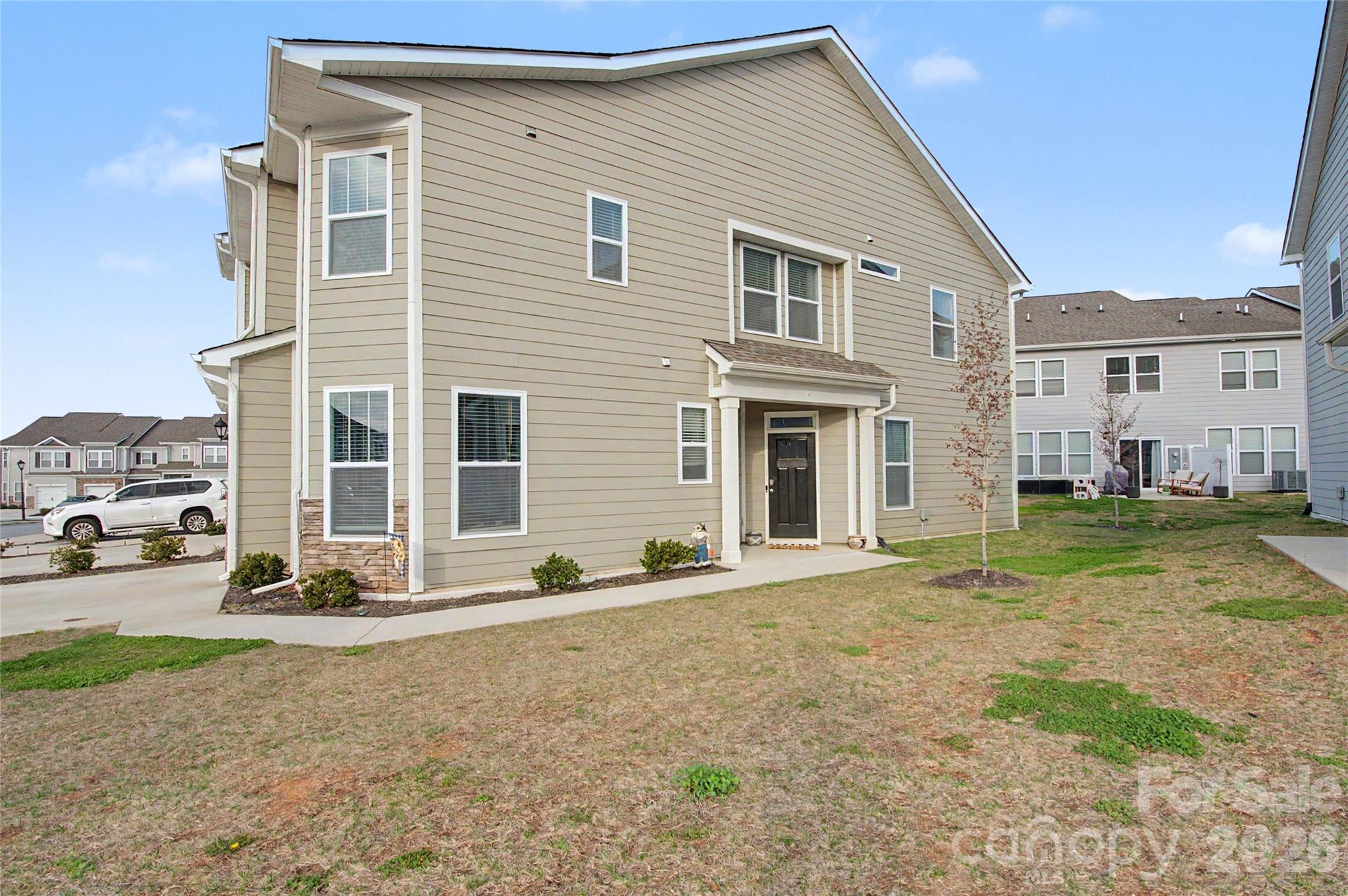 33 Cedar Hl Road Hendersonville, NC 28792 - Photo 2 of 48