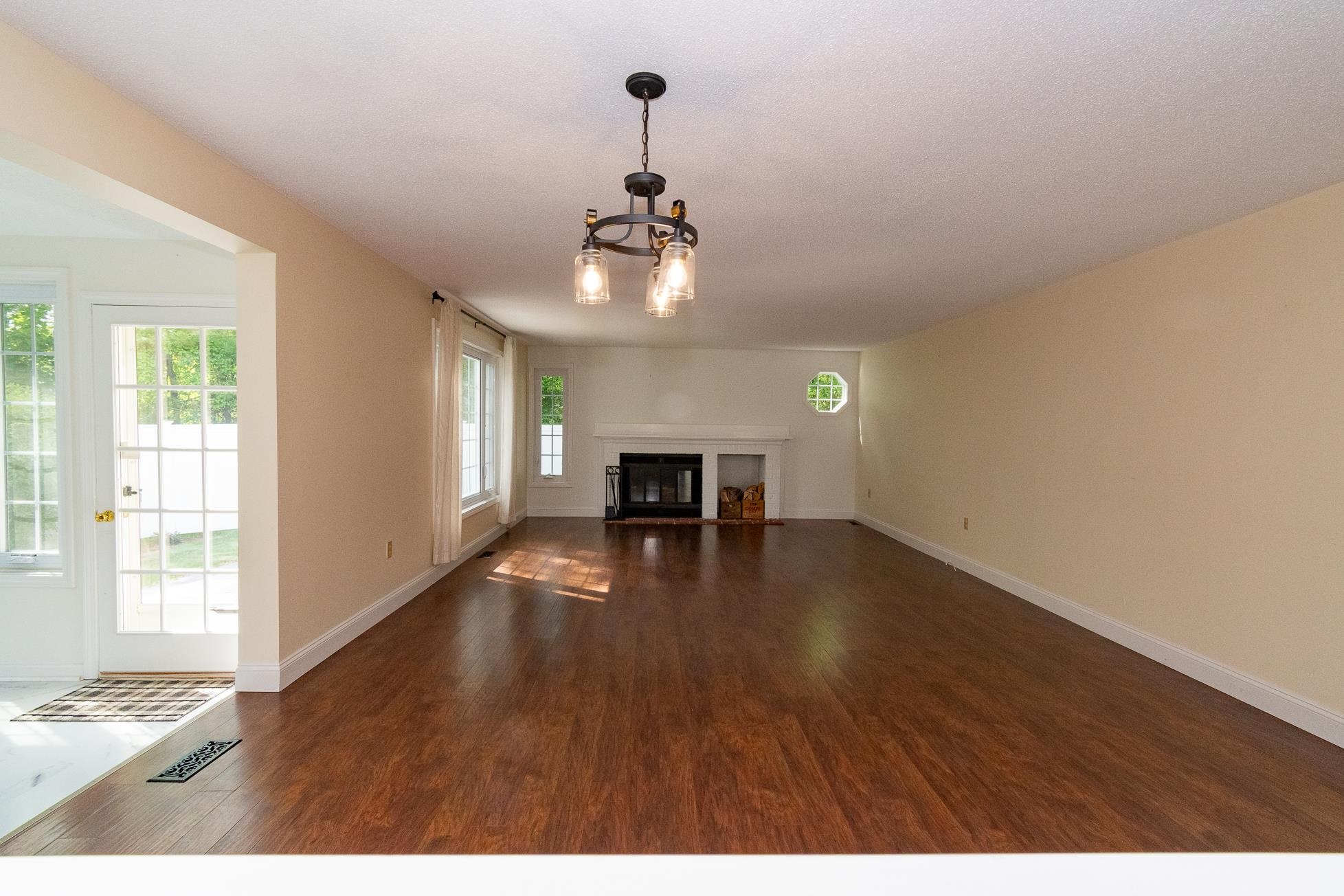 152 Straw Hill Road Manchester, NH 03104 - Photo 11 of 40
