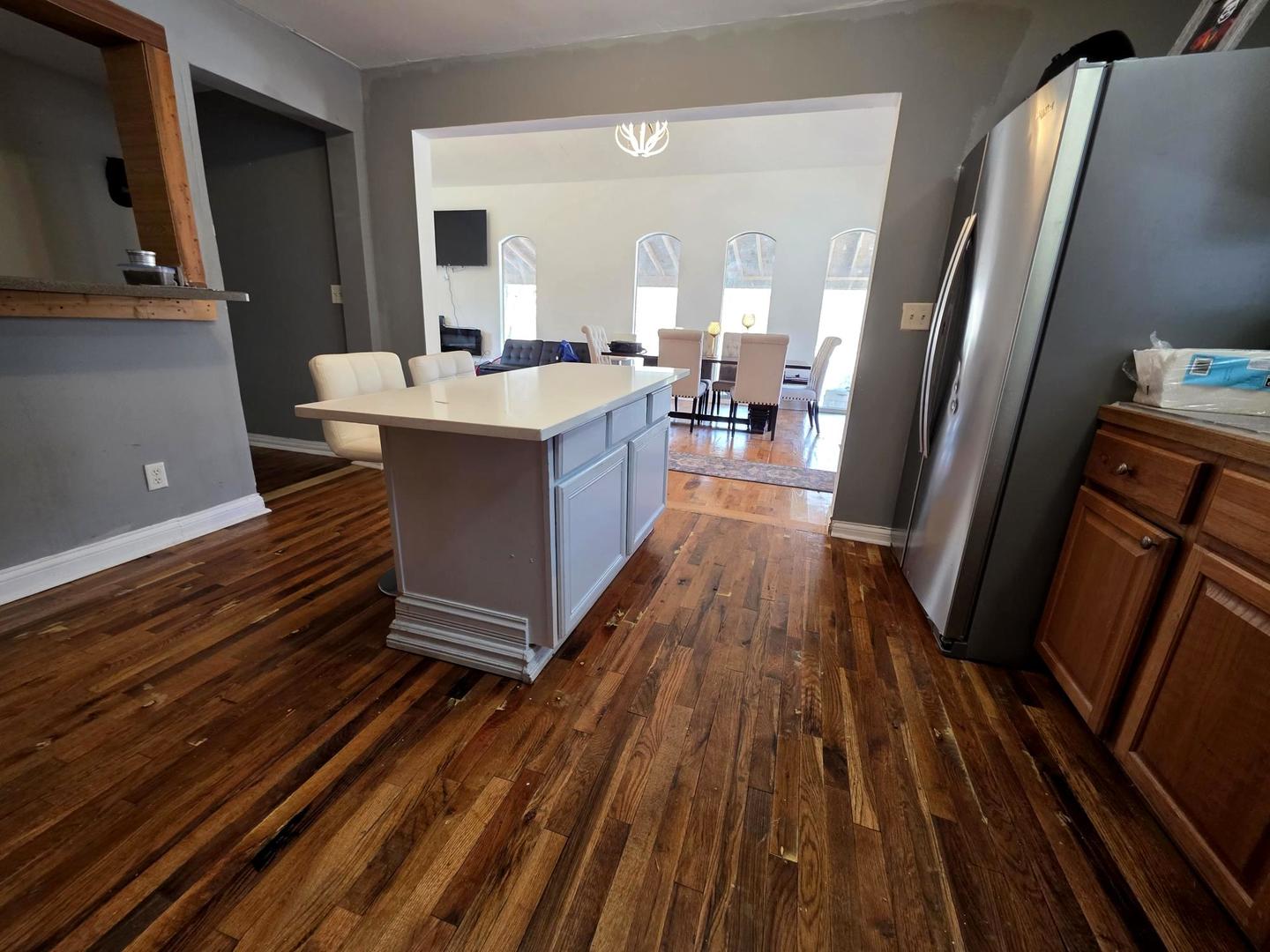 2709 North River Isle Road Momence, IL 60954 - Photo 6 of 23 a room with wooden floor and furniture