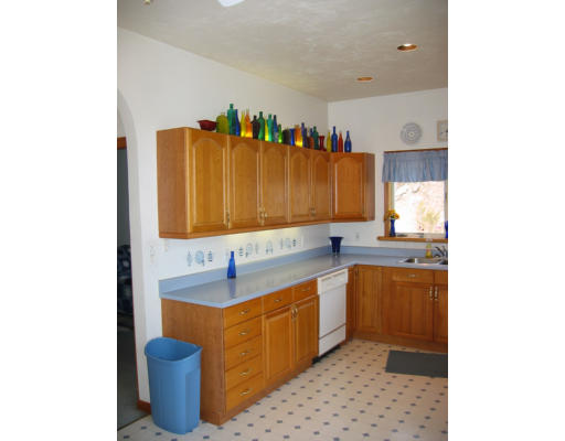 152 Spring Street Hull, MA 02045 - Photo 5 of 11 Gallery Image 5