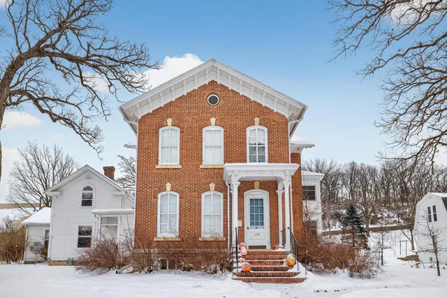 $499,900 | 202 Winona Street Southeast, Chatfield, MN 55923