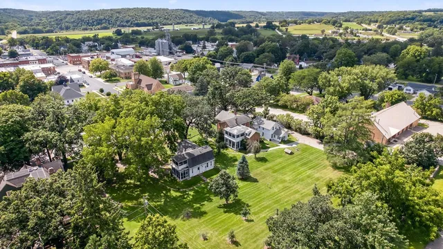 $499,900 | 202 Winona Street Southeast, Chatfield, MN 55923