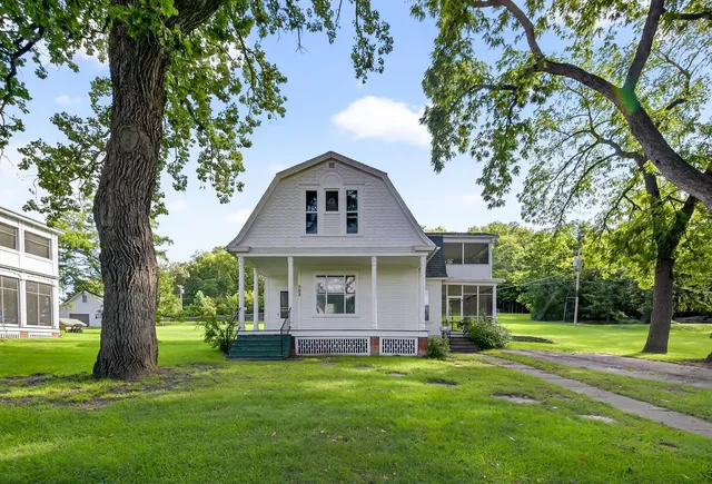 $499,900 | 202 Winona Street Southeast, Chatfield, MN 55923