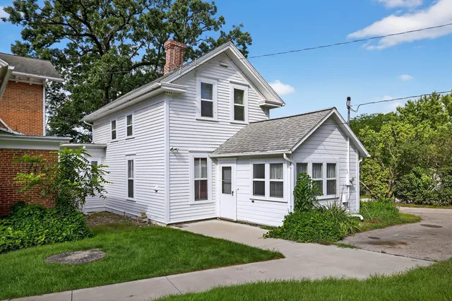 $499,900 | 202 Winona Street Southeast, Chatfield, MN 55923