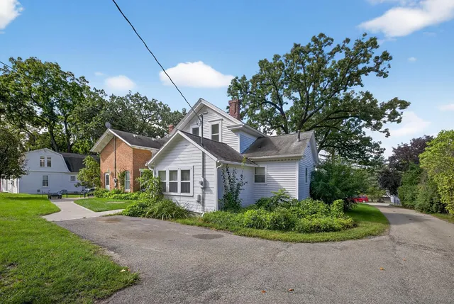 $499,900 | 202 Winona Street Southeast, Chatfield, MN 55923