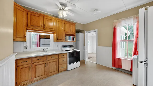 $499,900 | 202 Winona Street Southeast, Chatfield, MN 55923