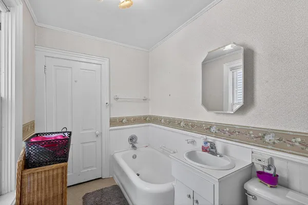 $499,900 | 202 Winona Street Southeast, Chatfield, MN 55923
