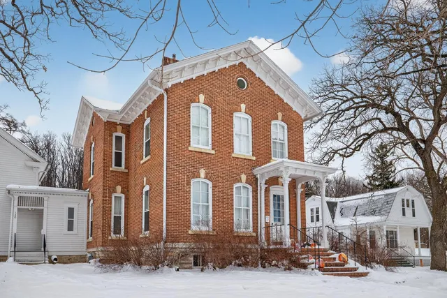 $499,900 | 202 Winona Street Southeast, Chatfield, MN 55923