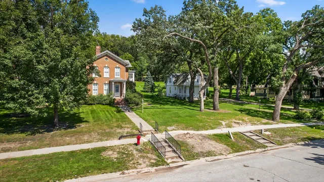 $499,900 | 202 Winona Street Southeast, Chatfield, MN 55923