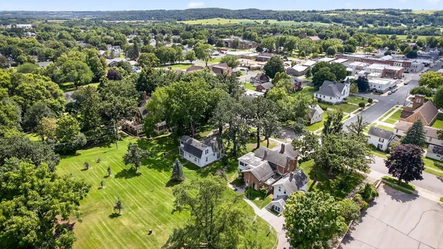 $499,900 | 202 Winona Street Southeast, Chatfield, MN 55923