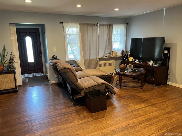 $724,900 | 1175 Village Avenue, Baldwin, NY 11510