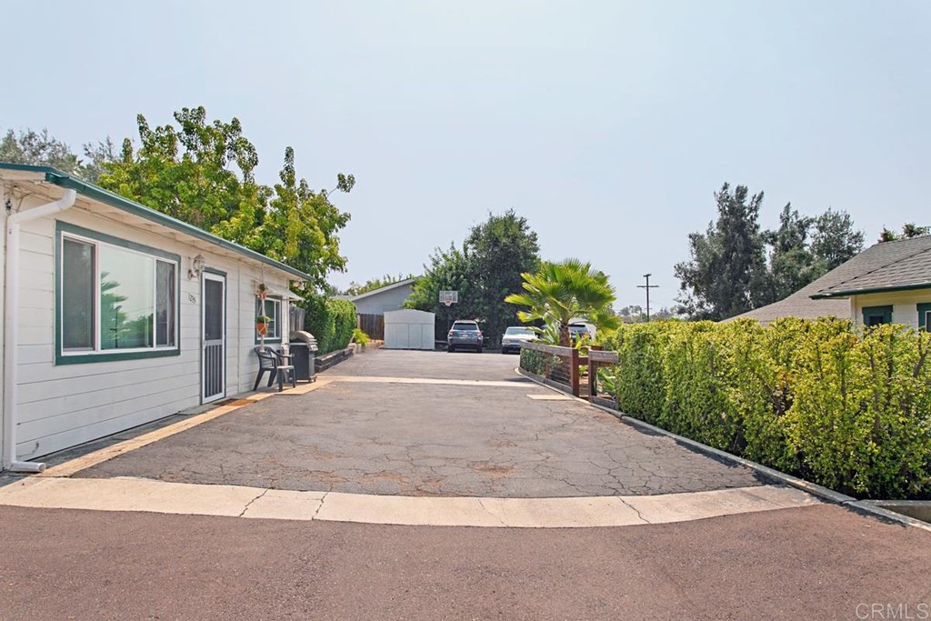1233 Grandview Road Vista, CA 92084 - Photo 4 of 26