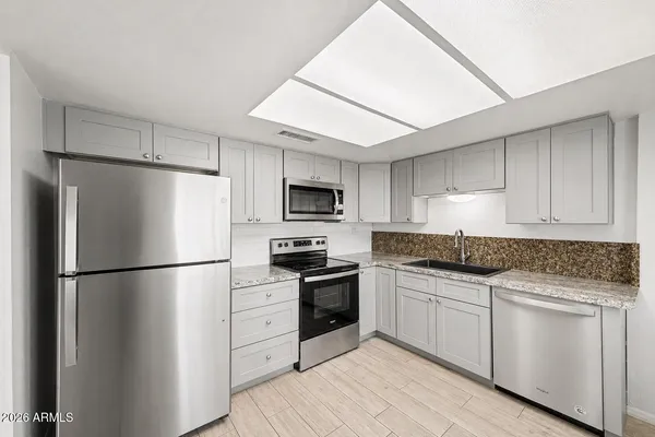 $450,000 | 701 West Emelita Avenue, Mesa, AZ 85210
