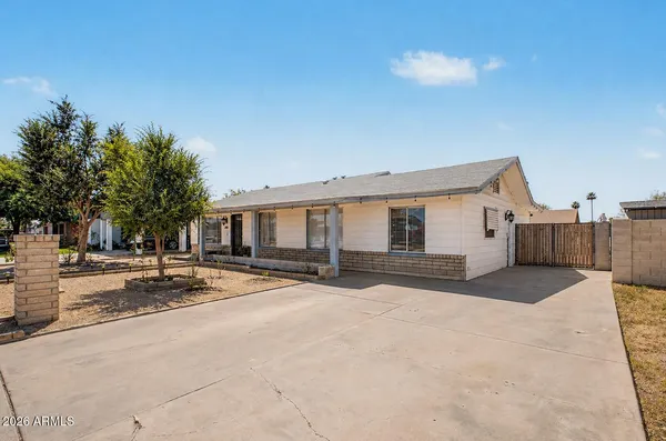 $450,000 | 701 West Emelita Avenue, Mesa, AZ 85210