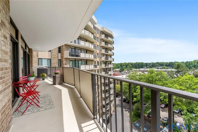 $290,000 | 2956 Hathaway Road, Unit 807, Richmond, VA 23225