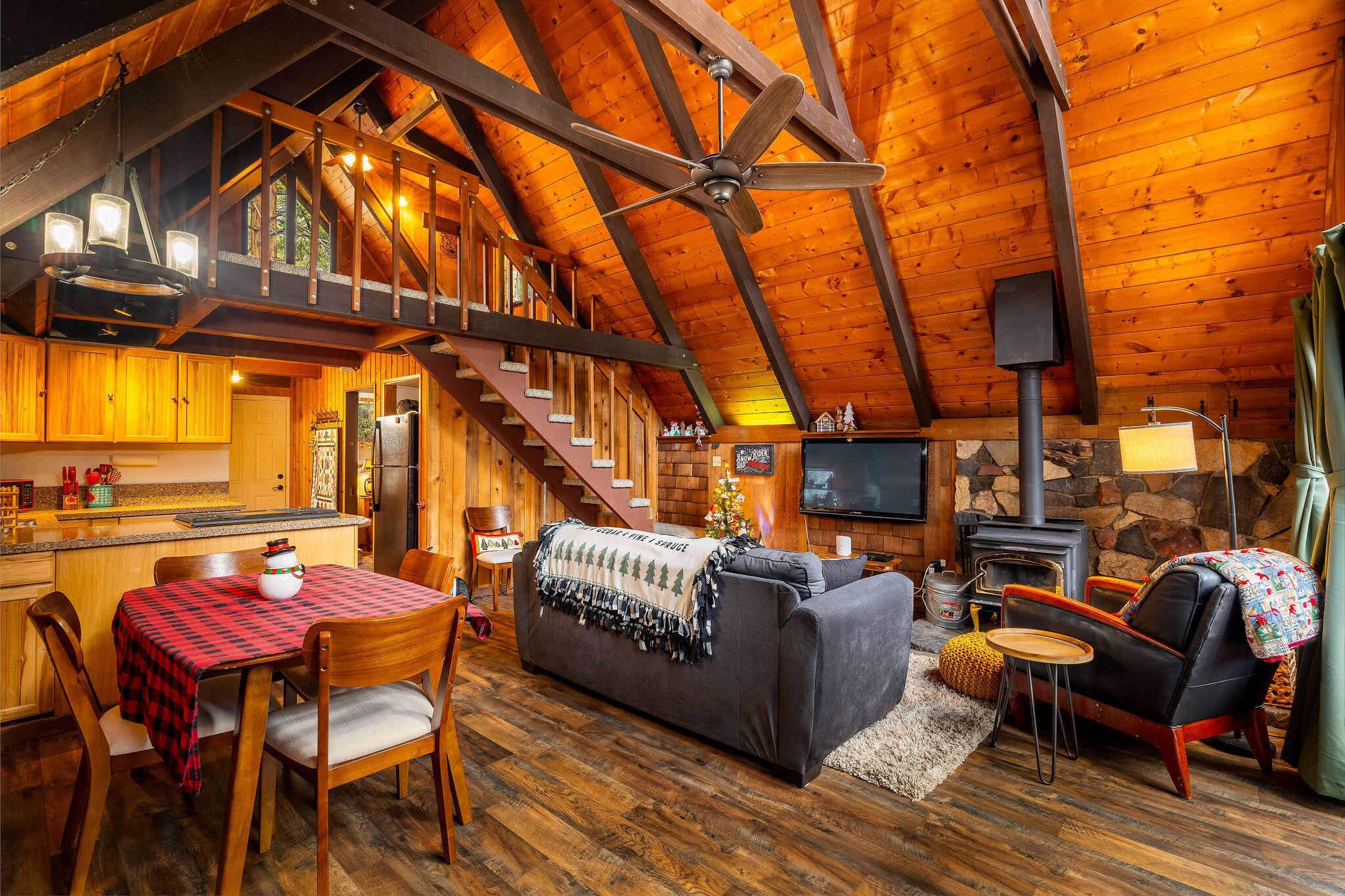 52515 Sunset Drive Idyllwild, CA 92549 - Photo 14 of 42 a patio with patio a couch and chairs