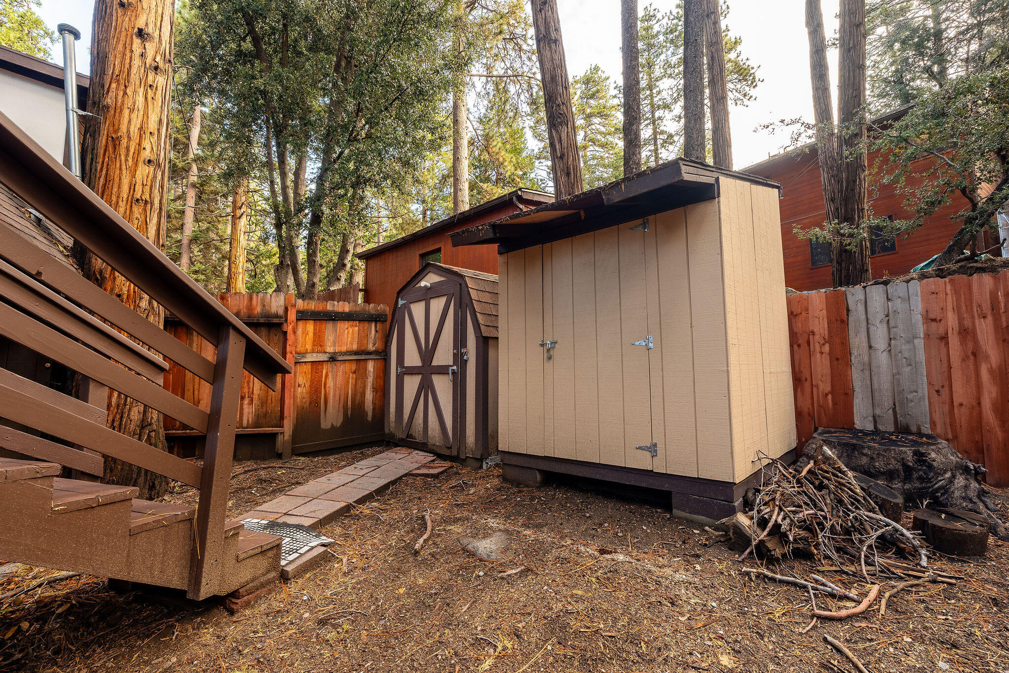 52515 Sunset Drive Idyllwild, CA 92549 - Photo 35 of 42 a backyard of a house