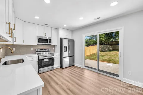 $389,000 | 1426 Fontana Avenue, Charlotte, NC 28206