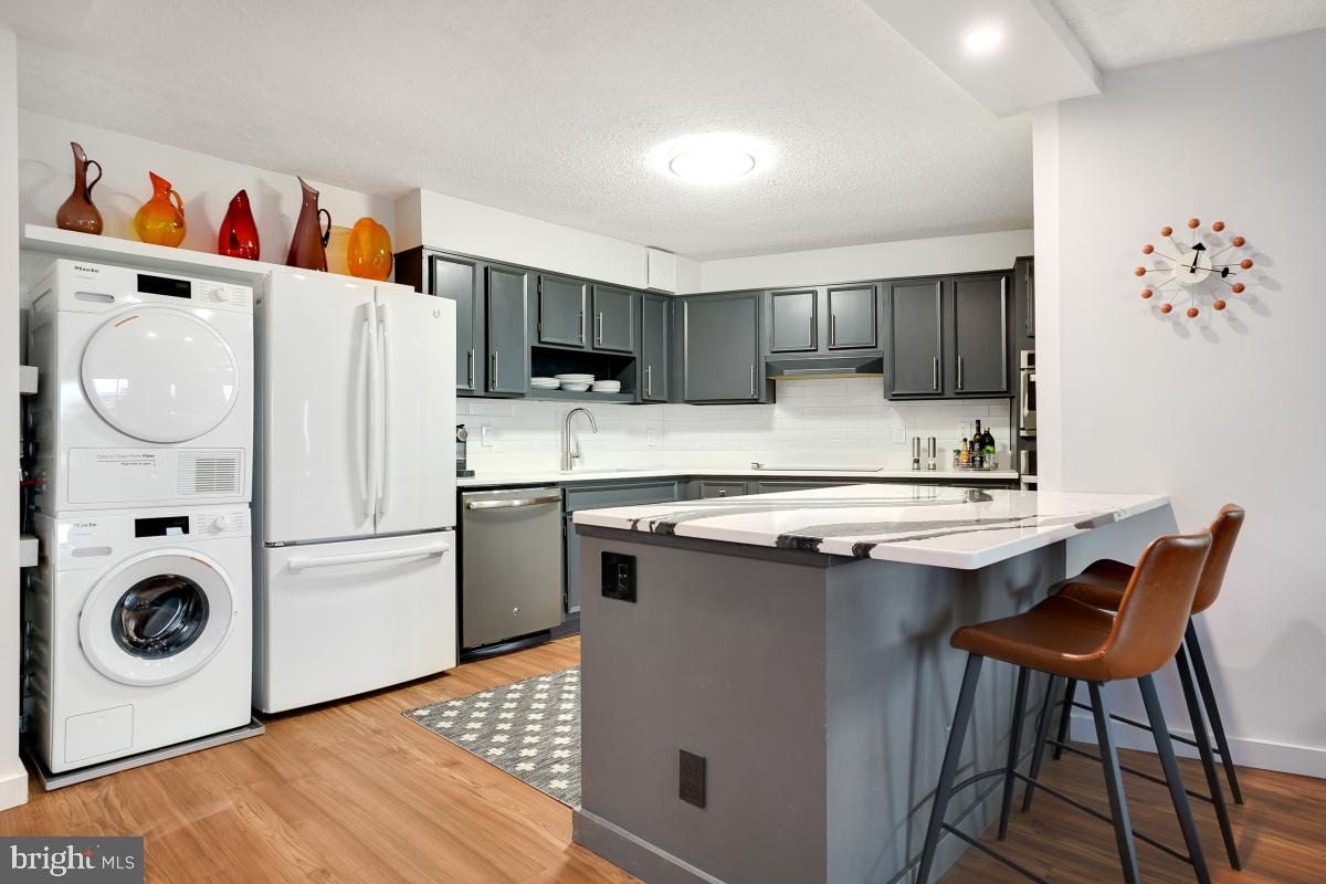 5901 Mt Eagle Drive, Unit 1604 Alexandria, VA 22303 - Photo 14 of 39 Open-Kitchen Concept with Breakfast Bar!