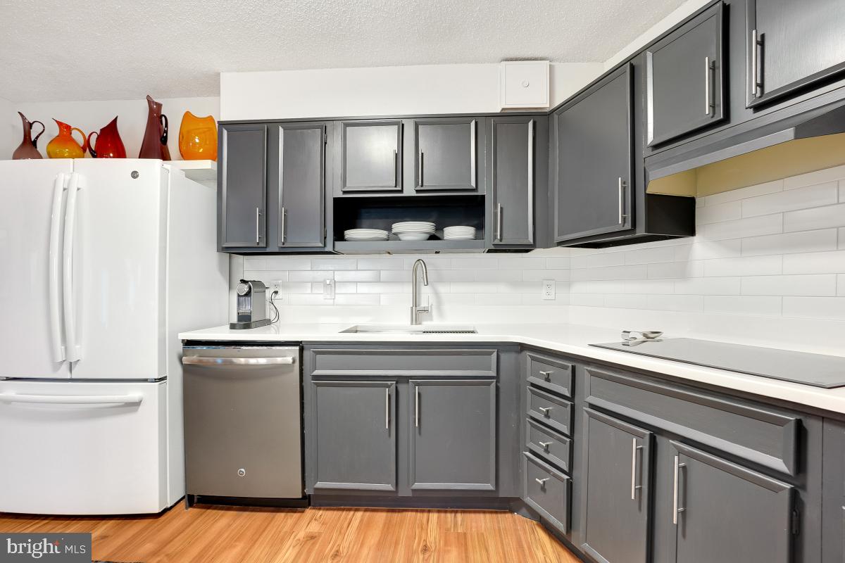 5901 Mt Eagle Drive, Unit 1604 Alexandria, VA 22303 - Photo 17 of 39 Kitchen - Very Practical/Functional Layout