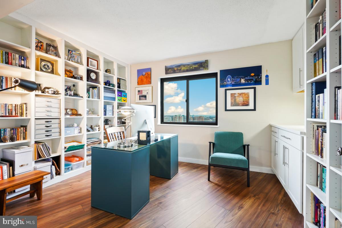 5901 Mt Eagle Drive, Unit 1604 Alexandria, VA 22303 - Photo 20 of 39 Den/Study or Possible Bedroom #3