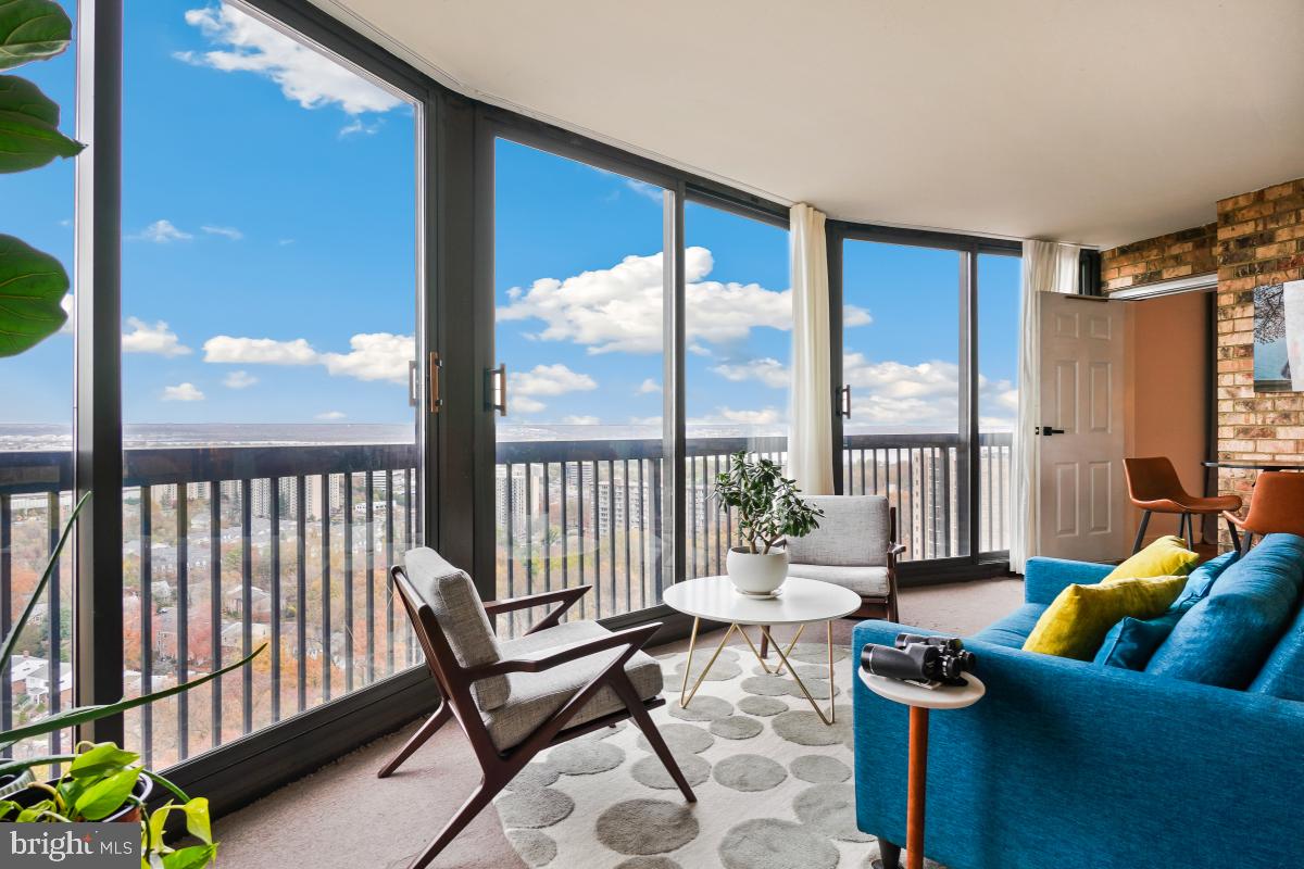 5901 Mt Eagle Drive, Unit 1604 Alexandria, VA 22303 - Photo 5 of 39 Sun/Florida Room - Largest That Montebello Offers!