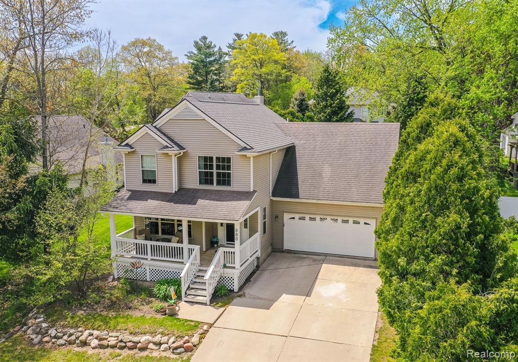 880 Frank Road Lake Orion, MI 48362 - Photo 1 of 44