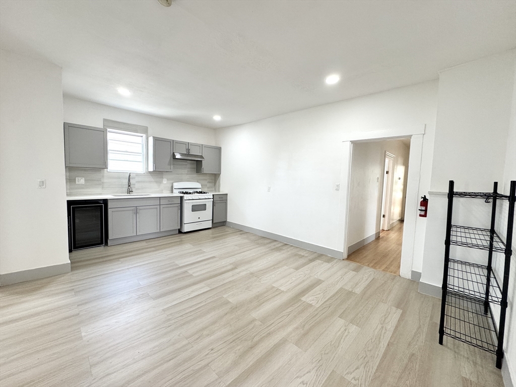 56 Pinckney Street, Unit 2 Somerville, MA 02145 - Photo 4 of 19