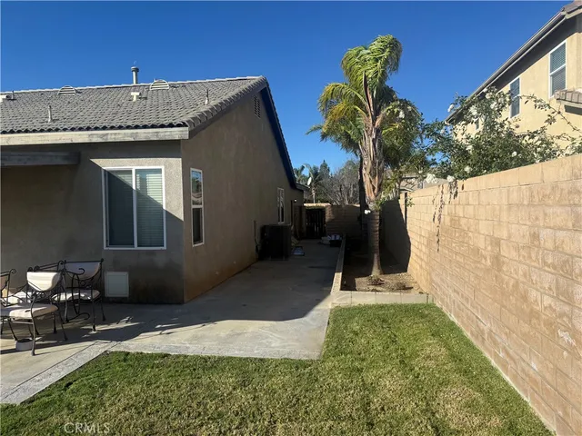 a view of entryway front of house