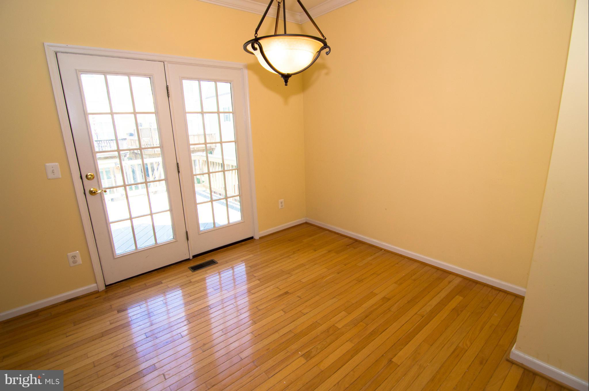 43004 Center Street Chantilly, VA 20152 - Photo 14 of 30 Main Level Breakfast Room