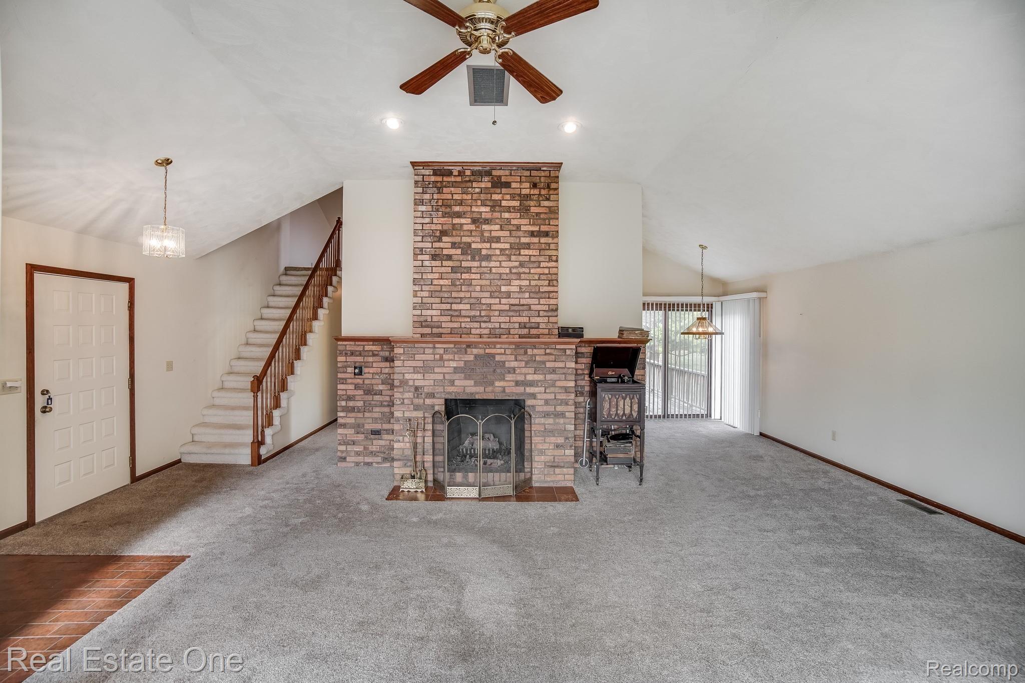 1618 Rulane Drive Lapeer, MI 48446 - Photo 4 of 28 DSC01669.jpg
