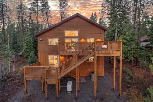 $1,995,000 | 11529 Zermatt Drive, Truckee, CA 96161