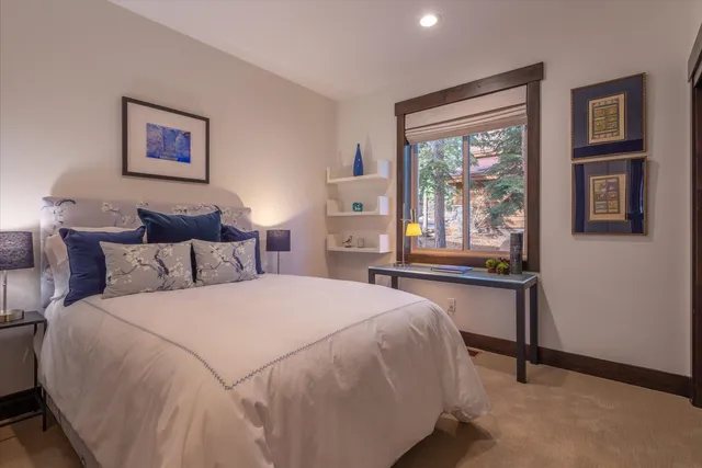 $1,995,000 | 11529 Zermatt Drive, Truckee, CA 96161