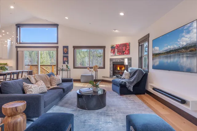 $1,995,000 | 11529 Zermatt Drive, Truckee, CA 96161