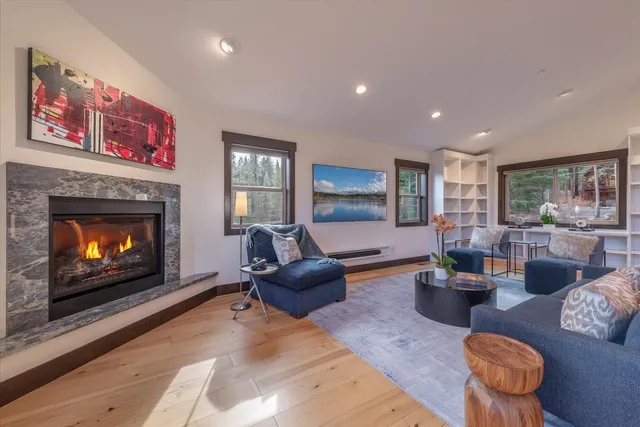 $1,995,000 | 11529 Zermatt Drive, Truckee, CA 96161