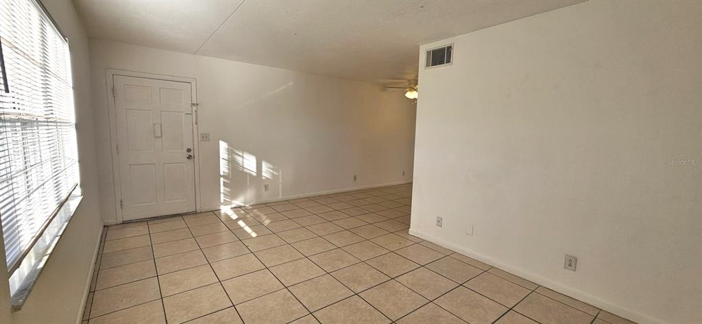 302 South Spring Garden Avenue, Unit C01 DeLand, FL 32720 - Photo 2 of 7