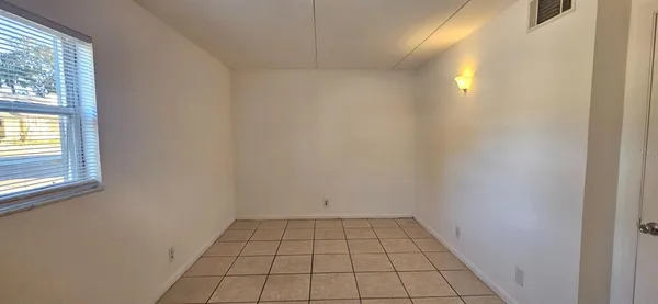 $1,200 | 302 South Spring Garden Avenue, Unit C01, DeLand, FL 32720