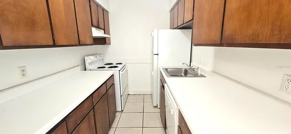 $1,200 | 302 South Spring Garden Avenue, Unit C01, DeLand, FL 32720