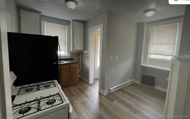 $1,200 | 570 Broad Street, Meriden, CT 06450