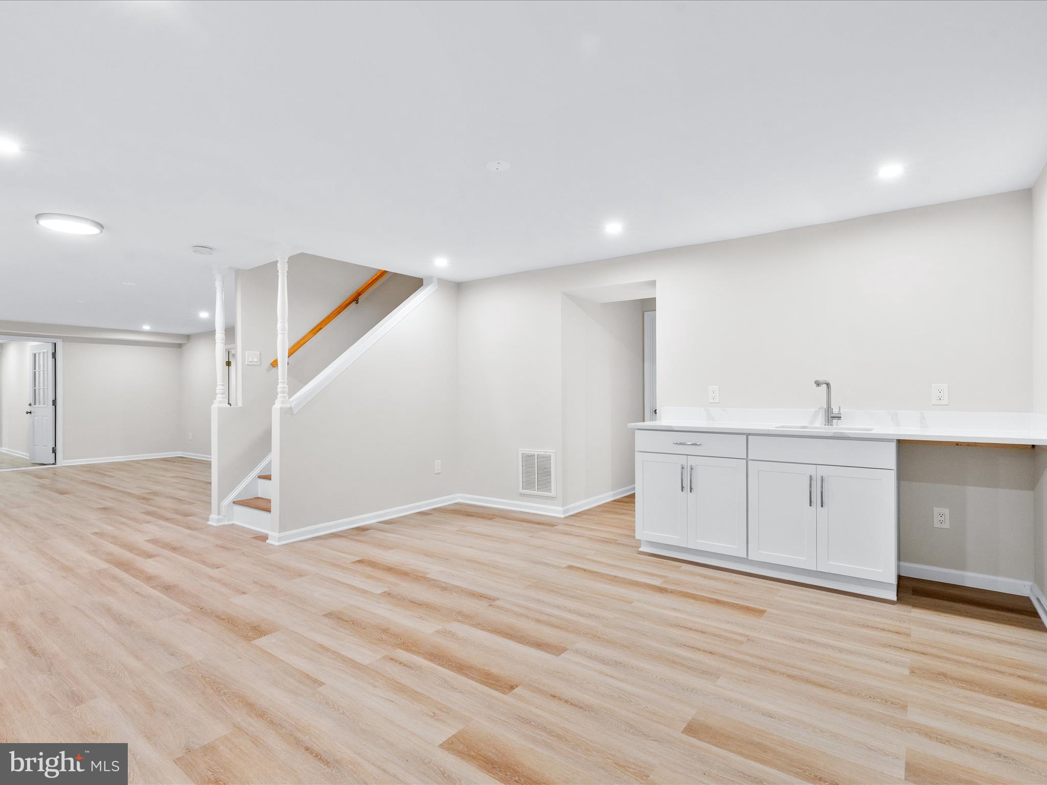 10408 Carlyn Ridge Road Damascus, MD 20872 - Photo 24 of 39 Lower level great room with wet bar